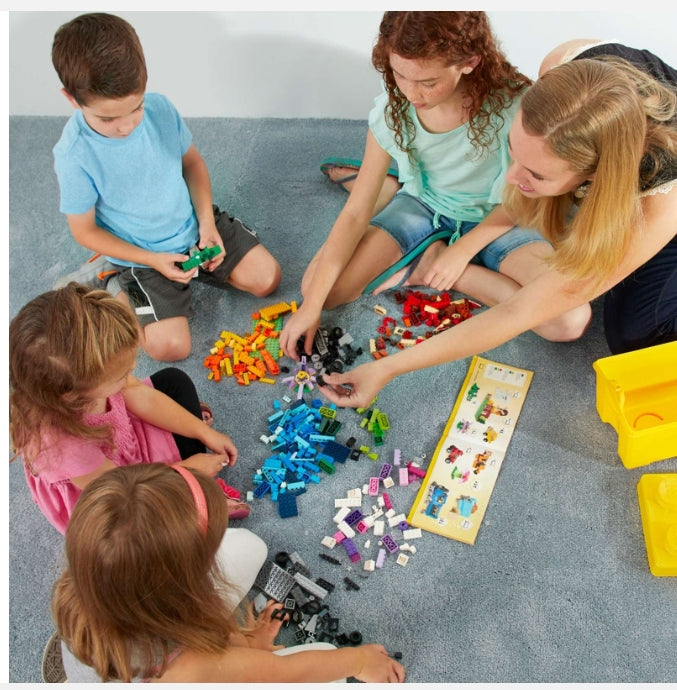 LEGO Classic Large Creative Brick Box